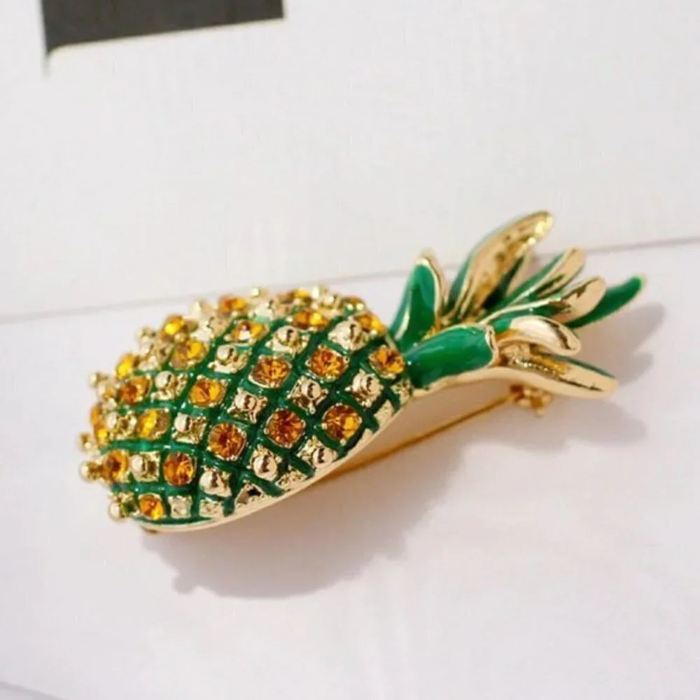 🍍LOFT Pineapple enamel and gem brooch